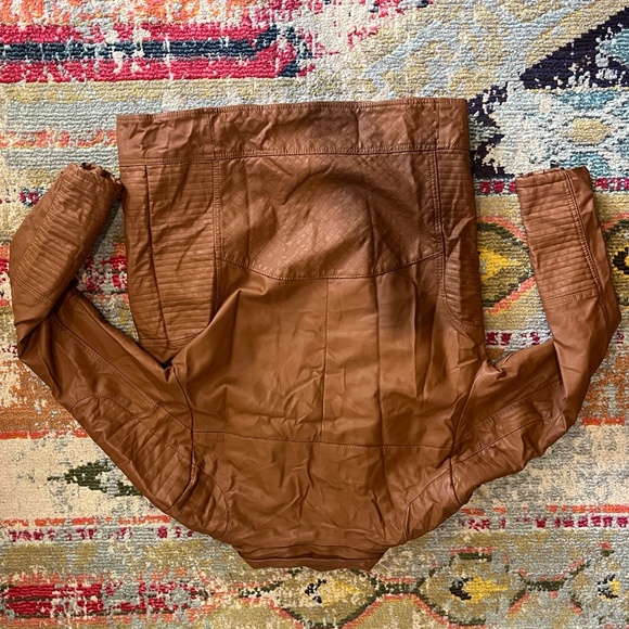 MEN'S HOODED WARM LEATHER JACKET - Picture 7 of 7